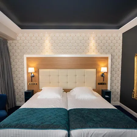 Splendid Y Hotel 4*