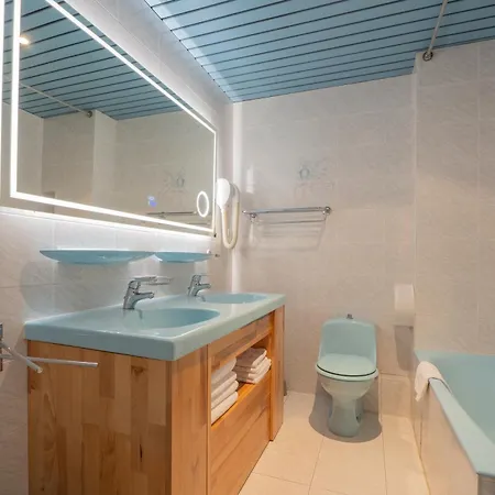 Hotel Busby 3*