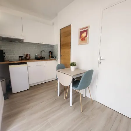Proche De La Veille Et Promenade Des Apartment