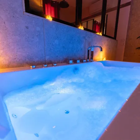 Magnifique Loft - Centre - Jacuzzi 2 *