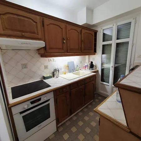 Apartment 50m De La *
