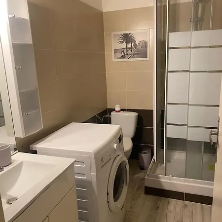 A 5 Minutes De La Promenade Des Apartment *