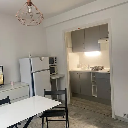 A 5 Minutes De La Promenade Des Apartment