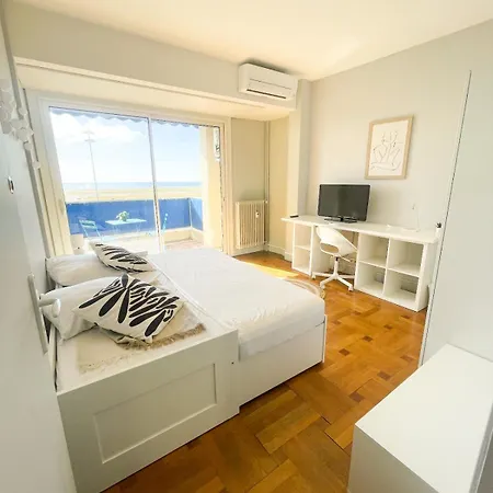 Promenade Des Apartment *
