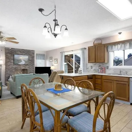 Luxxury In With Pool Holiday home *