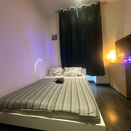 Homestay Delight 1st Door Nice