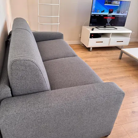 Apartment Hype-center Balcony 3br Ac Near Tram For6 Guests *