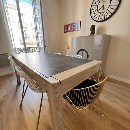 Hype-center Balcony 3br Ac Near Tram For6 Guests Apartment