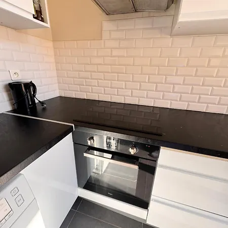Hype-center Balcony 3br Ac Near Tram For6 Guests Apartment