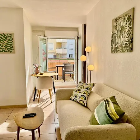 Lumineux Promenade Des Apartment *