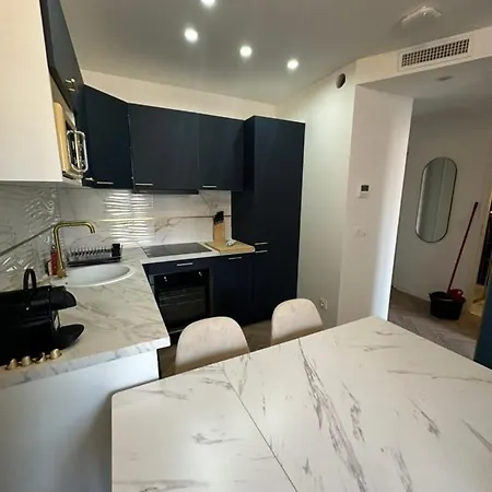 Moon Apartment