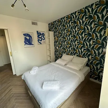 Moon Apartment *