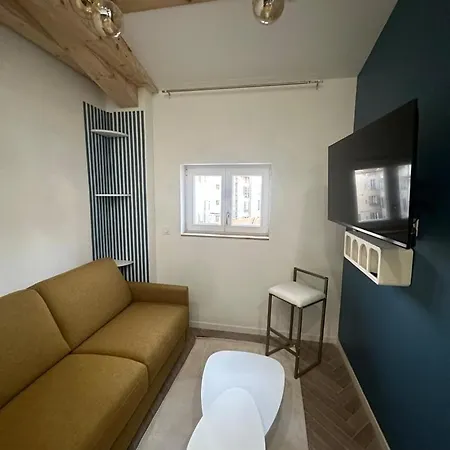 Moon Apartment