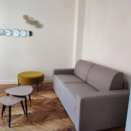 Ideally Located Center Apartment Nice