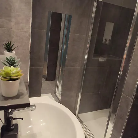 Ideally Located Center Apartment