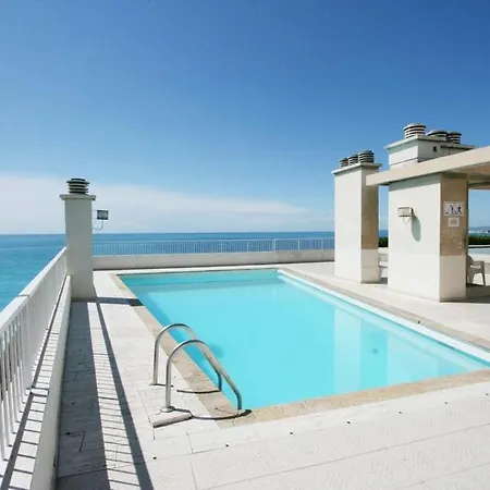 #40 Luxembourg Promenade Swimmingpool Rooftop Apartment