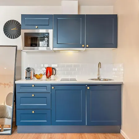 Renting - Massena - Luxe - Jacuzzi - Terrace - King Bed - Ac Appartement *