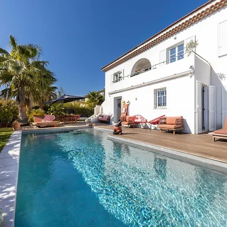 Holiday home Deluxe With Garden Pool And Sea View