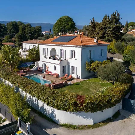 Holiday home Deluxe With Garden Pool And Sea View
