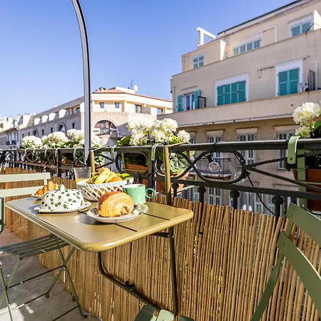 New! Remodeled & Spacious 4 Bedroom - 3 Bath - Heart Of - Ac In - With A Large Elevator Apartment Nice