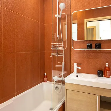 #25 2bdr Port, 5min From The Old Town Balcony, Ac&wifi Apartment *