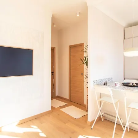 #25 2bdr Port, 5min From The Old Town Balcony, Ac&wifi Nice