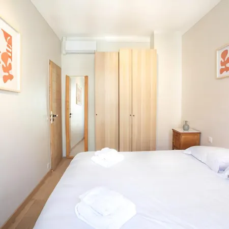 Apartment #25 2bdr Port, 5min From The Old Town Balcony, Ac&wifi Nice