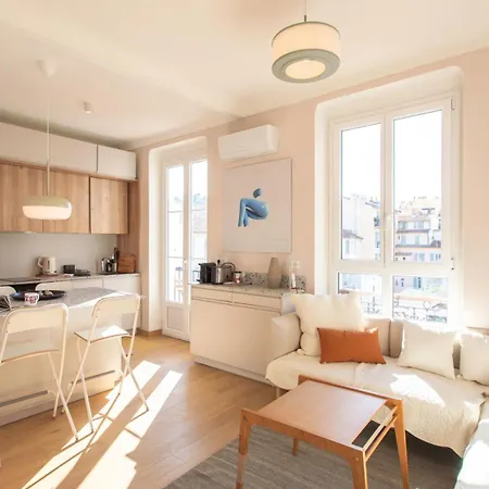 #25 2bdr Port, 5min From The Old Town Balcony, Ac&wifi Apartment