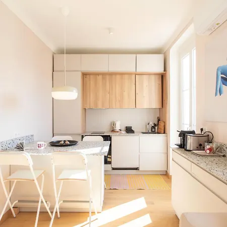 #25 2bdr Port, 5min From The Old Town Balcony, Ac&wifi Apartment *