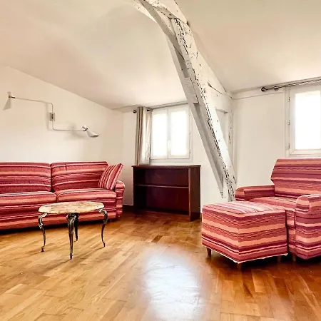 Charming Peaceful Haven In The Golden Square, Air-conditioned *