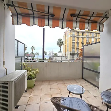 Large T2 50m From The Beaches Apartment