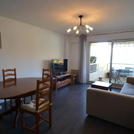 Appartement 5 Personnes Avec Piscine Sur La Corniche Fleurie à *