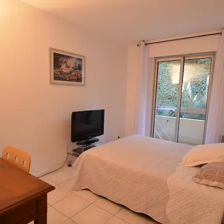5 Personnes Avec Piscine Sur La Corniche Fleurie à Appartement
