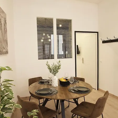 06r - Modern - Vieux Apartment Nice
