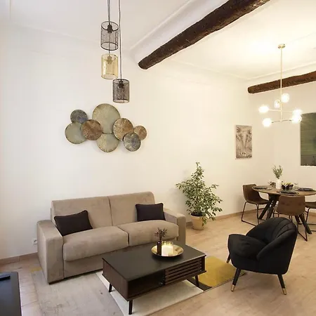 Apartment 06r - Modern - Vieux