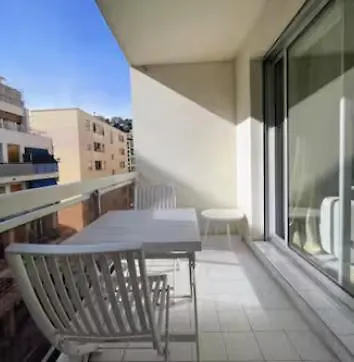 Apppartement Avec Terrasse - 2 A 4 Personnes * Nice