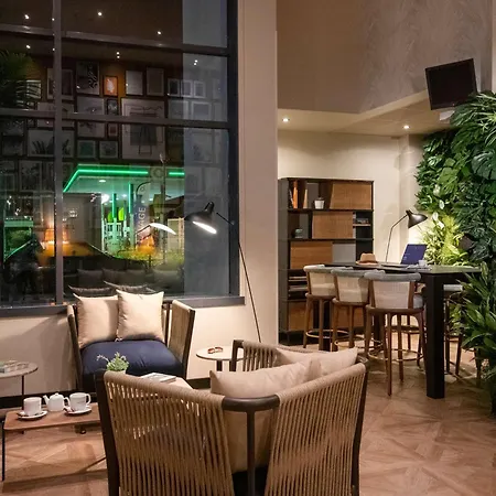 Novotel Airport Hotel 4*