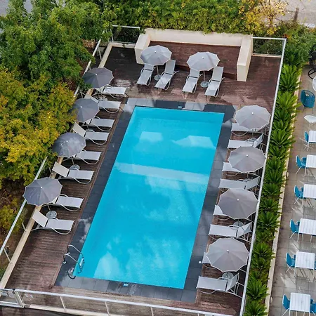 Novotel Airport 4*