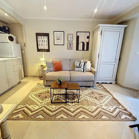Cosy Avec Jardin Privatif - Carabacel, Apartment Nice
