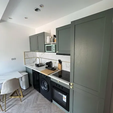 Moon Apartment *