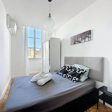 3 Air-conditioned With Unobstructed View Apartment *