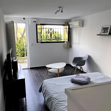 Apartment Charmant Studio A Nice Avec Acces Piscine