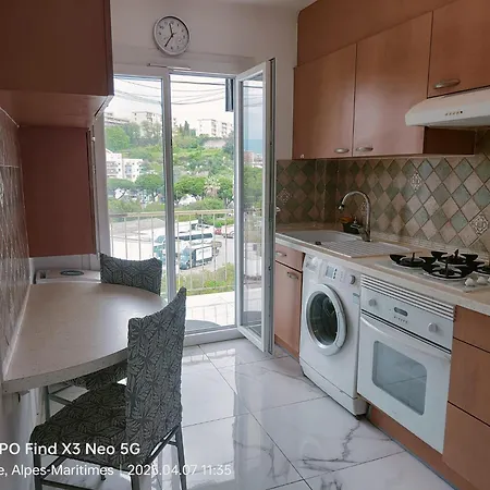 Spacieux 3 Et Balcon * Nice