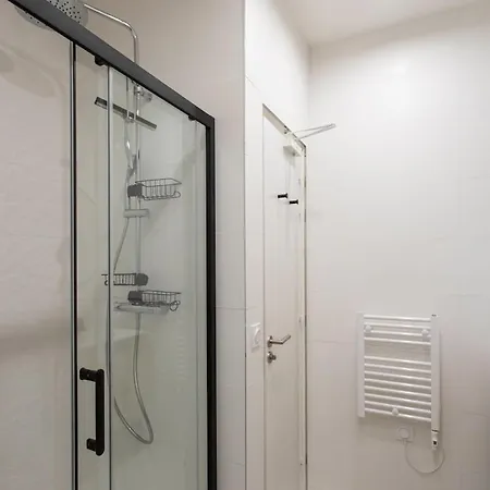 #35 Carlone 5min From The Ac & Terrace Apartment
