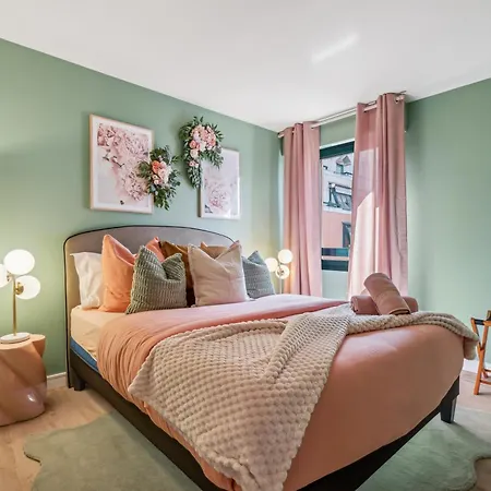 Apartment Renting - Fleurs - Luxury Terrace Quiet Private Parking