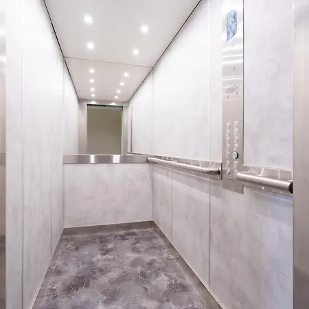 Apartment Renting - Fleurs - Luxury Terrace Quiet Private Parking *