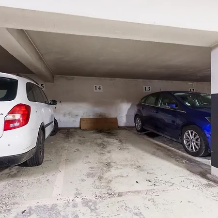 Apartment Renting - Fleurs - Luxury Terrace Quiet Private Parking *