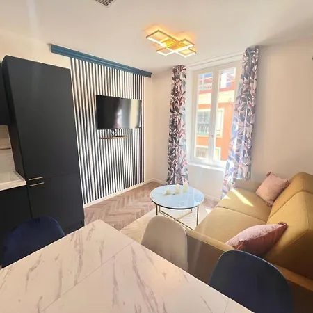 Moon Apartment