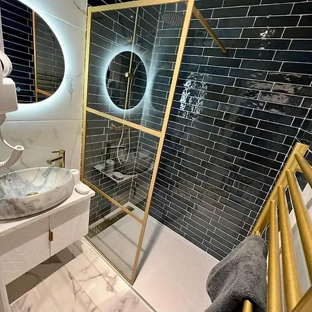 Nouveau ! Au Centre De Pour 4p - Moon34 *
