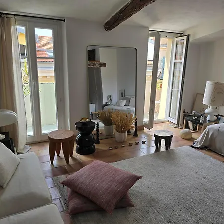 Apartment Deux Pieces Dans Le Quartier Du Port